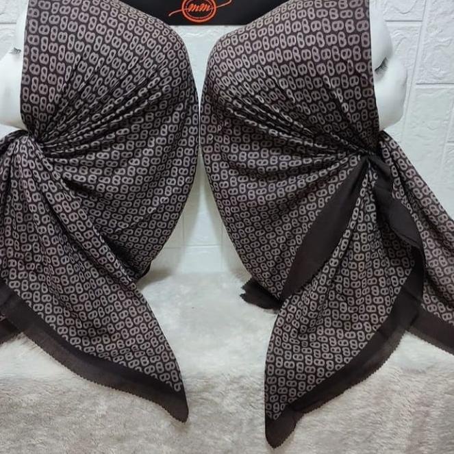 Jangan Ketinggalan order..  TERBARUU Hijab Voal Motif BUTTON series / kerudung segiempat voal motif 