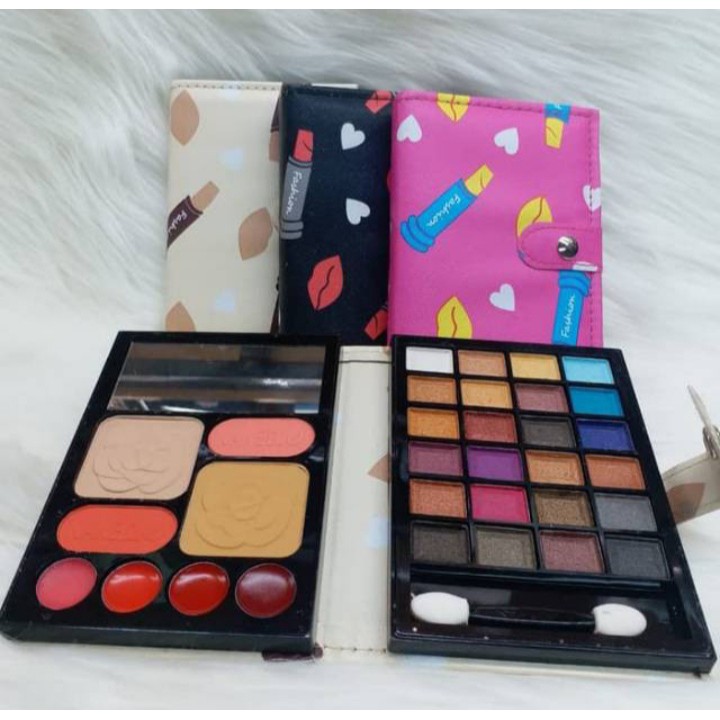 Eyeshadow Make Up Dompet 5 in 1 Ukuran Sedang