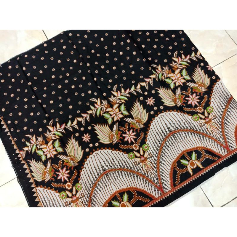 Kain Batik Solo motif gunung merak kembar
