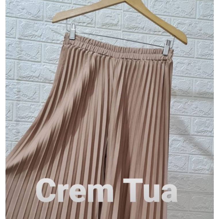 CELANA KULOT PLISKET PREMIUM JUMBO M FIT TO XXL-Crem Tua