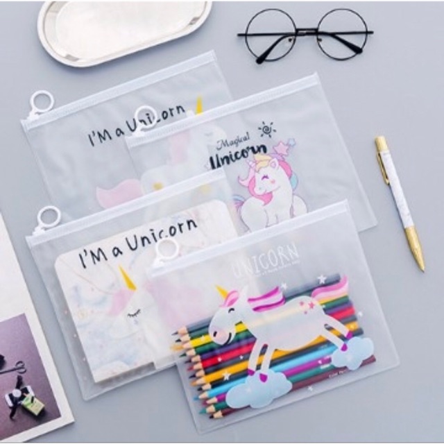 

TEMPAT PENSIL TRANSPARAN UNICORN / Tempat Pensil Zipper Tempat Make Up
