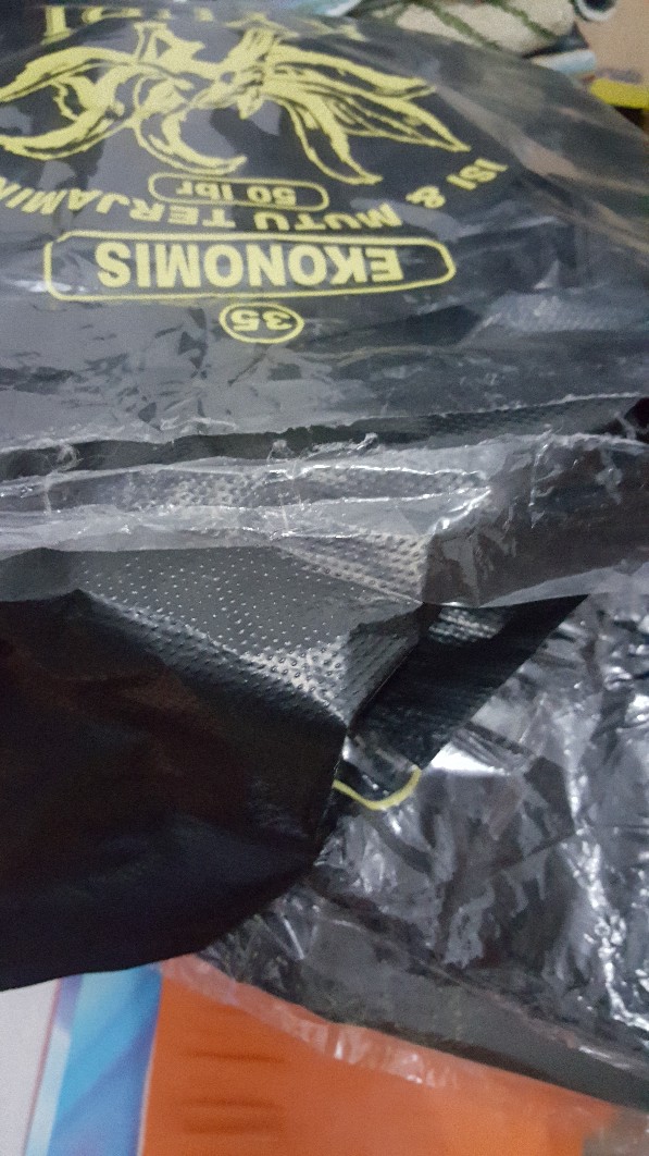 Kantong Plastik Hd Hitam Ekonomis Delman Uk 40