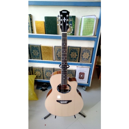 Guitar Yamaha Apx500II