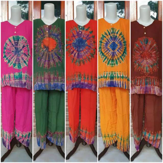 Setelan piyama tie dye lengan pendek