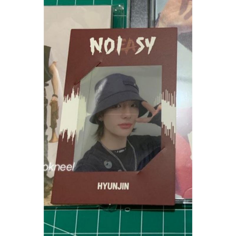 pc frame jewel hyunjin (booked)
