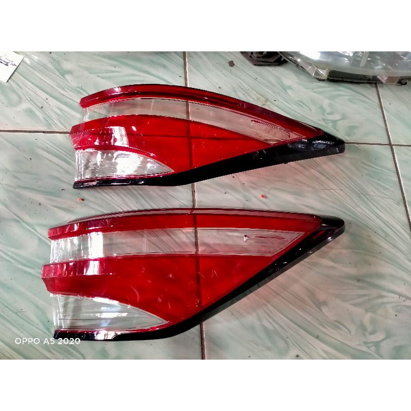 mika stoplamp Toyota Fortuner VRZ tahun 2020 kanan