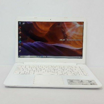 Laptop Asus E402YA Amd dual core E2-7015 4gb 1000gb garansi resmi 2021 white