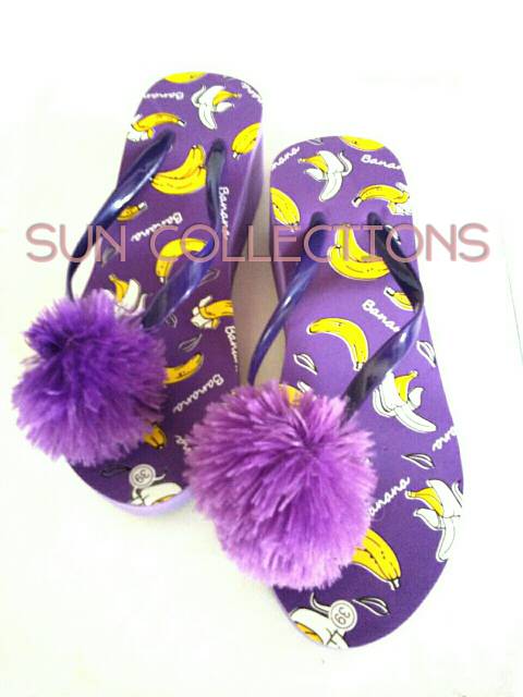 Promo Wedges Wanita Banana Pompom