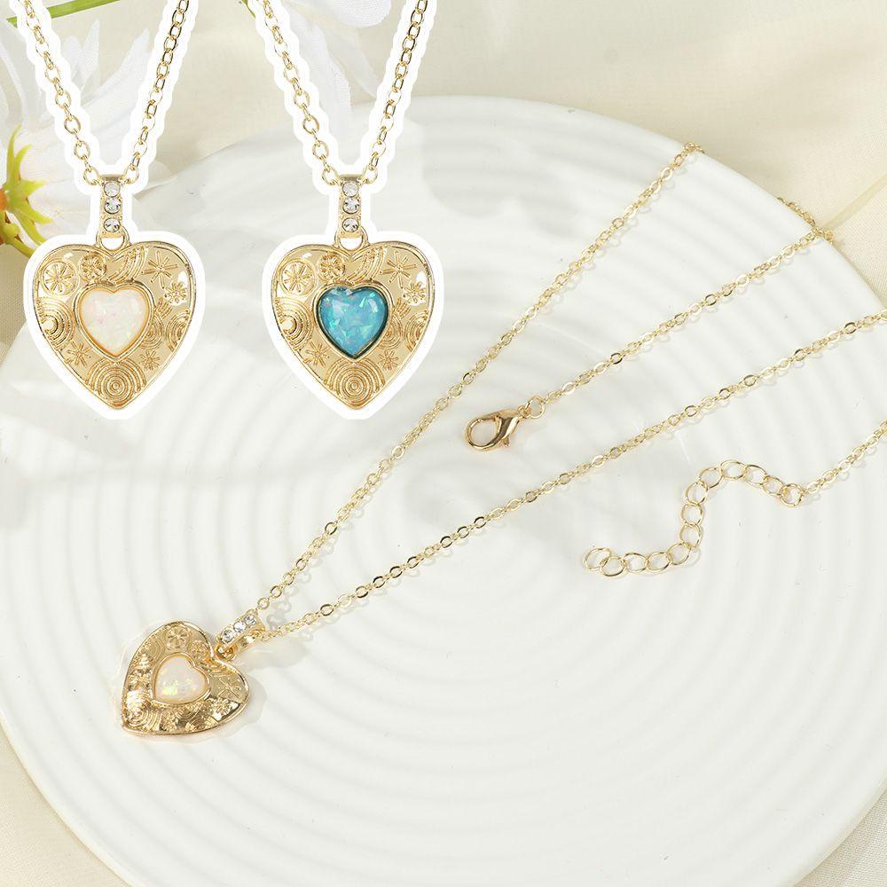 Lily Heart Locket Necklace Hadiah Pribadi Kreatif Aksesoris Perhiasan