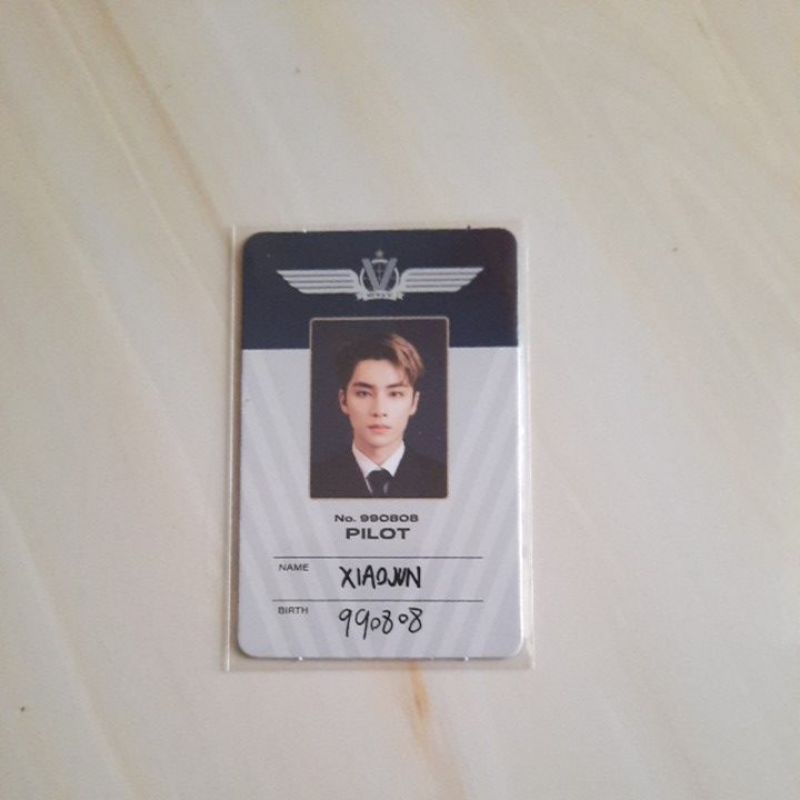 BOOKED BY TWITTER) ID CARD XIAOJUN PILOT WAYV SEASON GREETING 2022 PILOT CARD XIAOJUN SG22