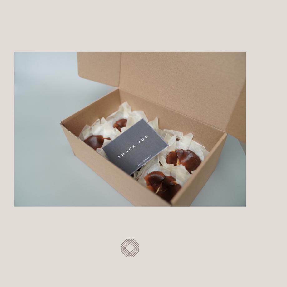 

Ear Lock Mailer 25x15x10 Isi 10 Pcs | Karton / Kardus / Box Pizza / Die Cut Packaging Makanan, Kue