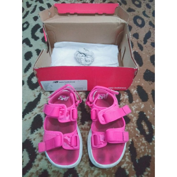 PRELOVED SEPATU SANDAL ANAK PEREMPUAN NEW BALANCE ORIGINAL STORE