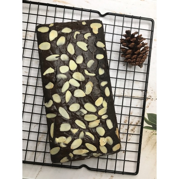 

FUDGY BROWNIES ALMOND SLICE