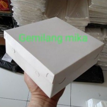 box nasi kotak/kue uk.20x20 cm putih polos isi 25set