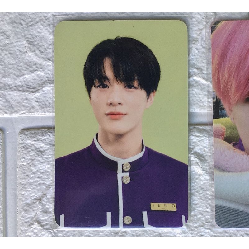 pc jeno sg'ss 22 benefit sg 22 jeno benefit season greeetings 2022 nct dream official photocard