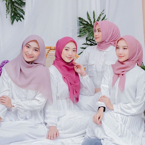 JILBAB BELLA SQUARE SEGI EMPAT / HIJAB BELLA SQUARE TERBARU WARNA TERLENGKAP / HIJAB SEGI EMPAT JAHIT TEPI NECI