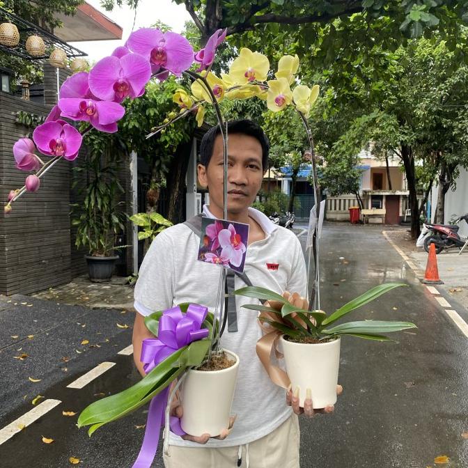 

Rangkaian Bunga Anggrek Hampers Lebaran Parcel Gift Ulang Tahun