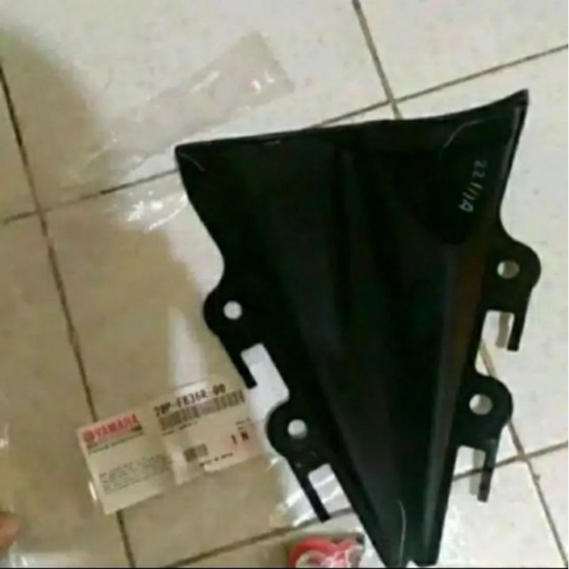 Cover dudukan visor R15 lama V2 original yamaha