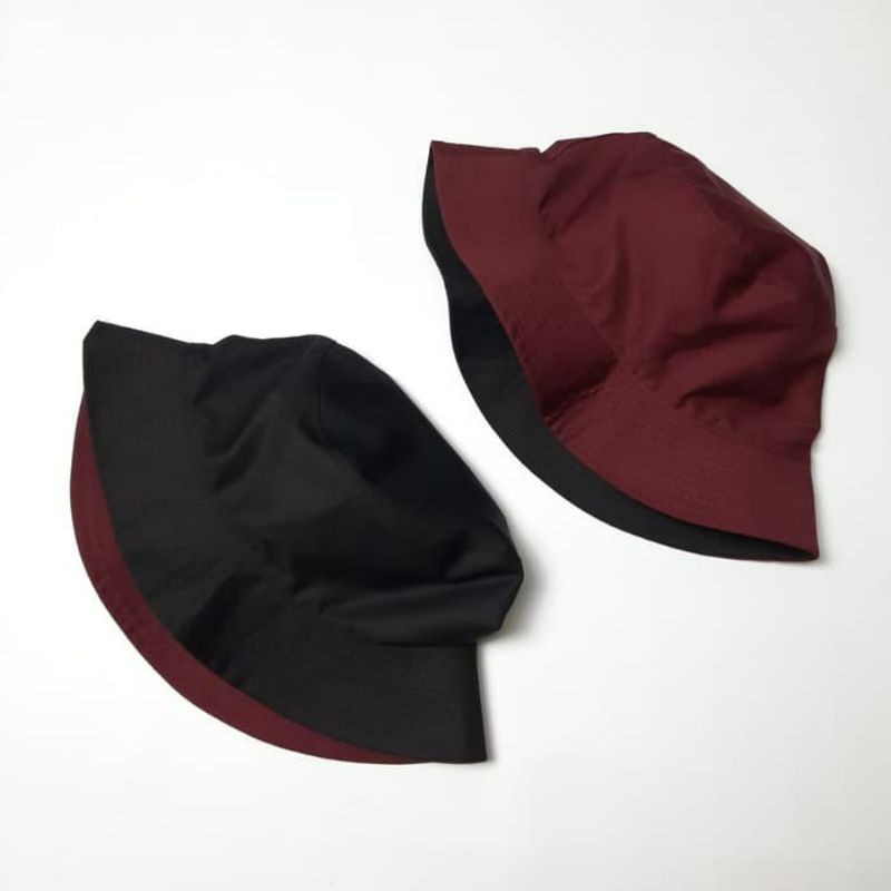 Topi bucket bolak balik Hitam Cream bahan japan drill pria / wanita