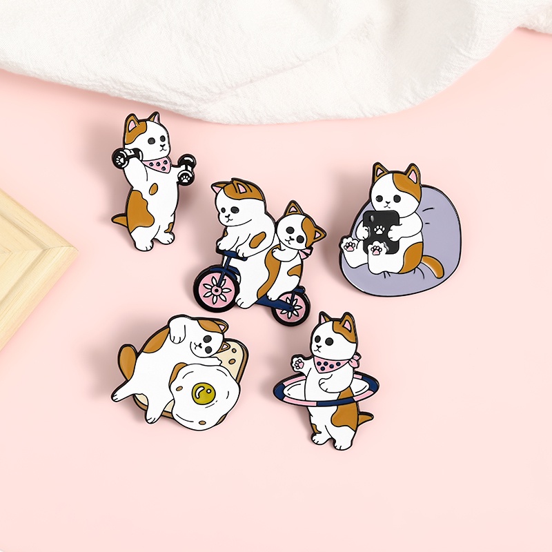 Bros Pin Enamel Desain Kartun Hewan Kucing Olahraga Untuk Anak