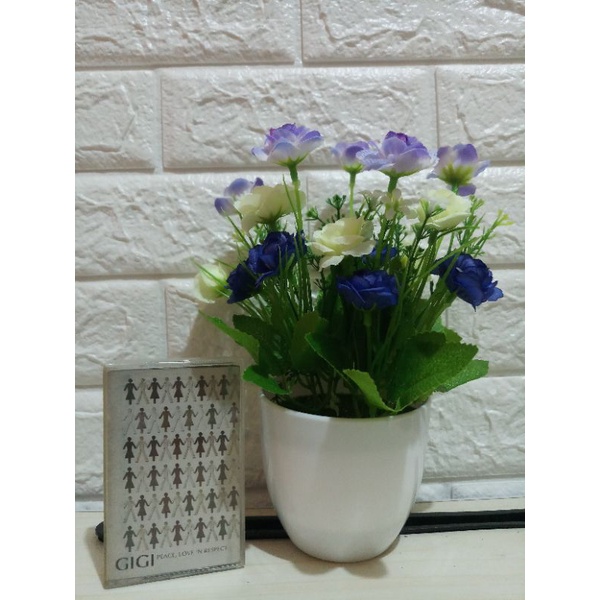 Kaset GIGI Peace, Love N Respect