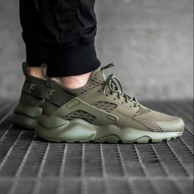 Nike air huarache run ultra triple olive