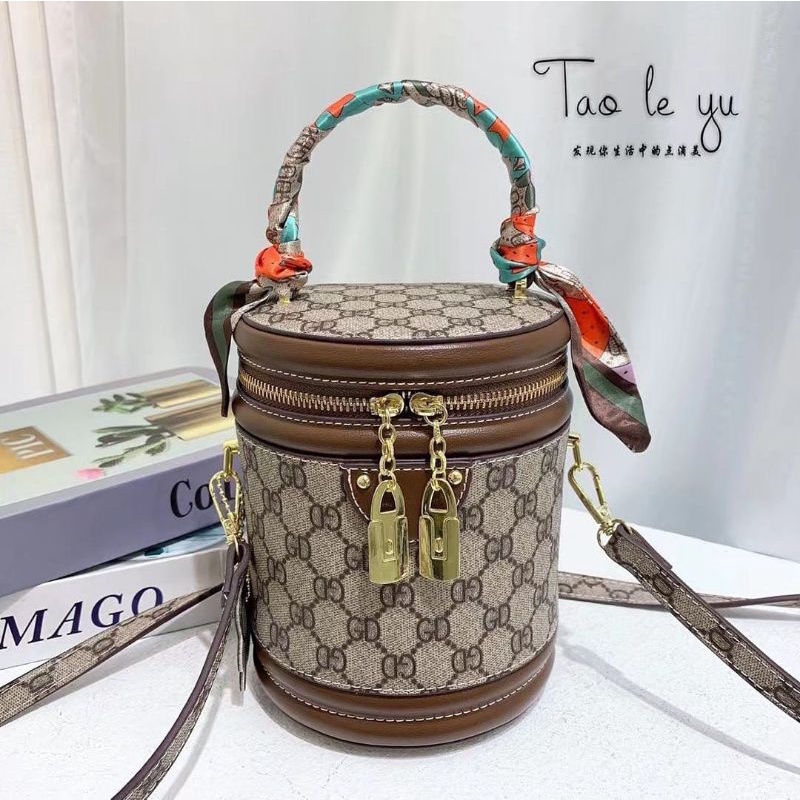 TAS HOBO GUCCI TABUNG
