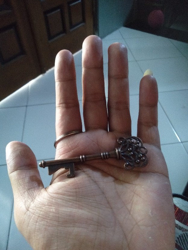 2pcs Pembuka Botol Bentuk Kunci Bahan Metal