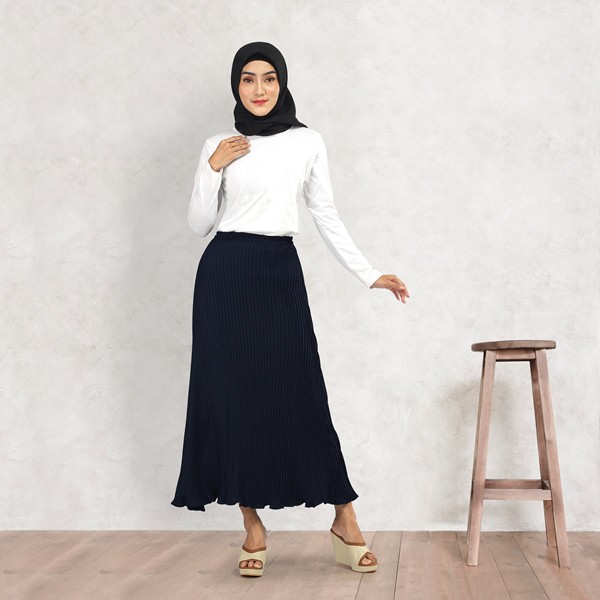Rok Wanita Muslimah Hitam Wollycrepe - Deloxa Boutique