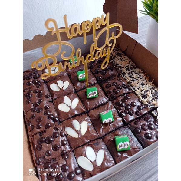 

FUDGY BROWNIES ULTAH (Free kartu ucapan)