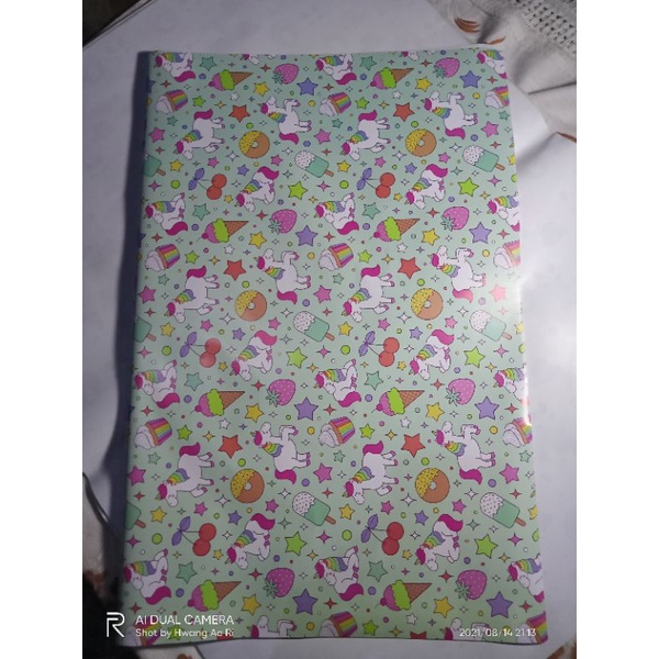 

Kertas kado karakter