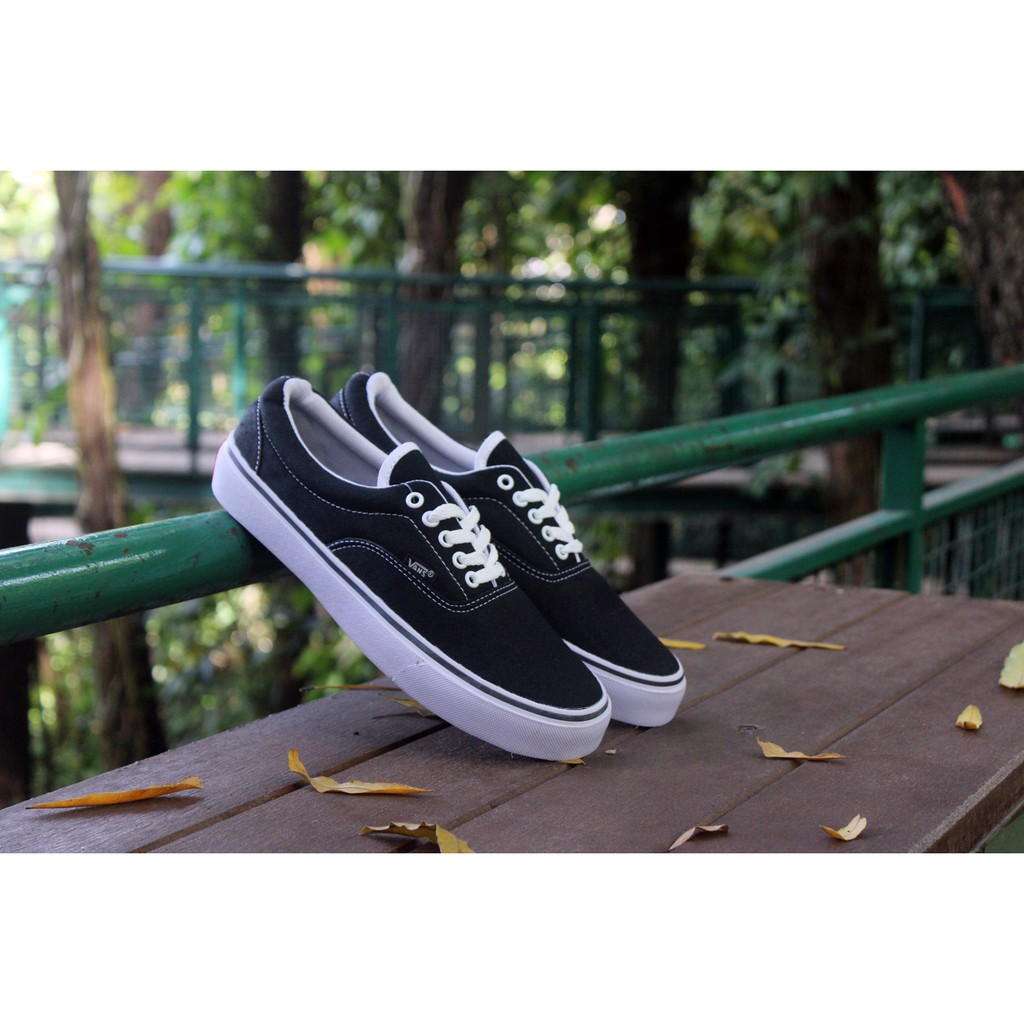 SEPATU VANS AUTHENTIC FULL BLACK HITAM POLOS WHITE PUTIH OLDSKOO  ICC IFC DT