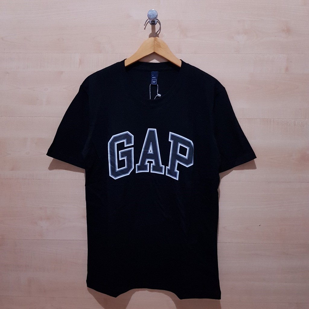 gap black t shirt