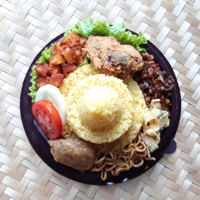 

Tumpeng Mini Bu Arum Paket Spesial