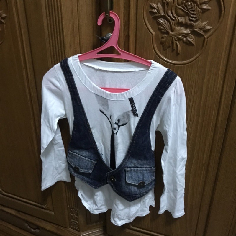 KAOS PUTIH LENGAN PANJANG WITH DENIM VEST