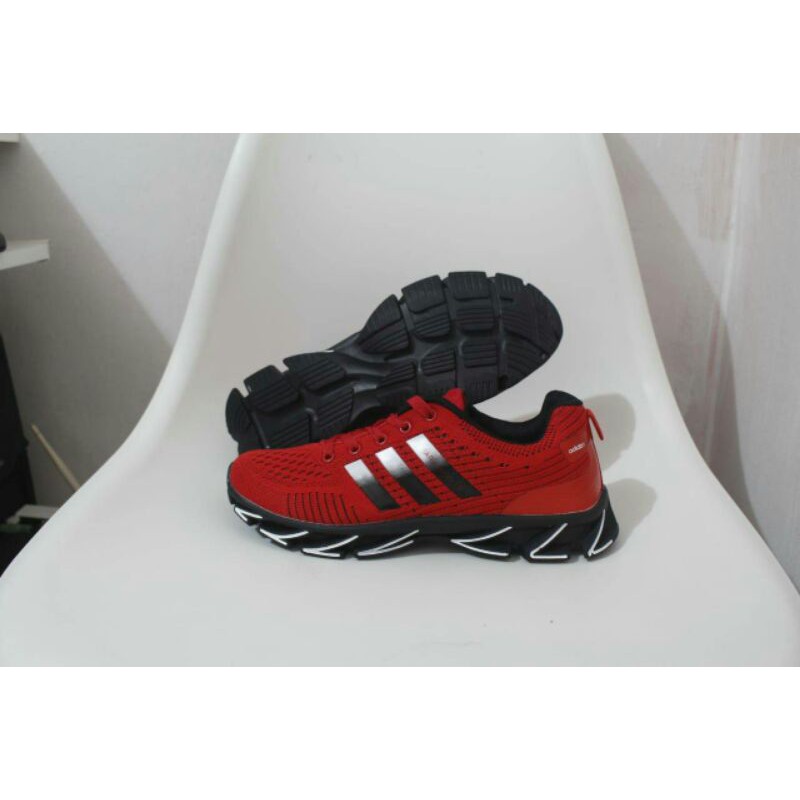 (BONUS KAOS KAKI+STICKER+GRATIS ONGKIR)Sepatu Sneakers Pria - Sepatu Adidas Running // Casual Formal
