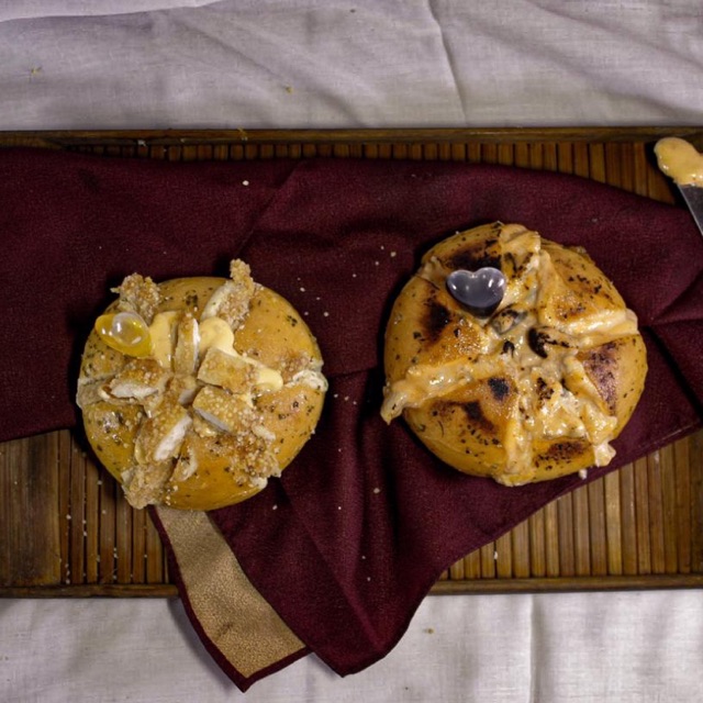 

BUNDLING PACKAGE OF KOREAN GARLIC CHEESE BREAD