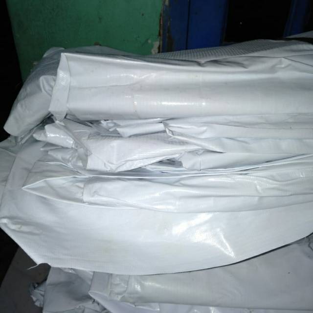 Spanduk polos putih