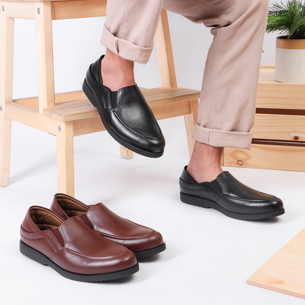 sepatu pantofel pria sepatu slip on pria sepatu loafer pria sepatu kerja cowok sepatu kantor cowok keren sepatu wisuda sepatu kondangan sepatu kulit asli model hikaru merk flavio boston