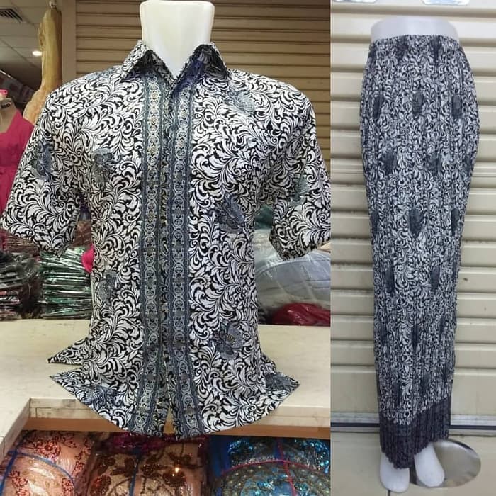 Couple batik lengan pendek dan rok plisket batik fashion terkini