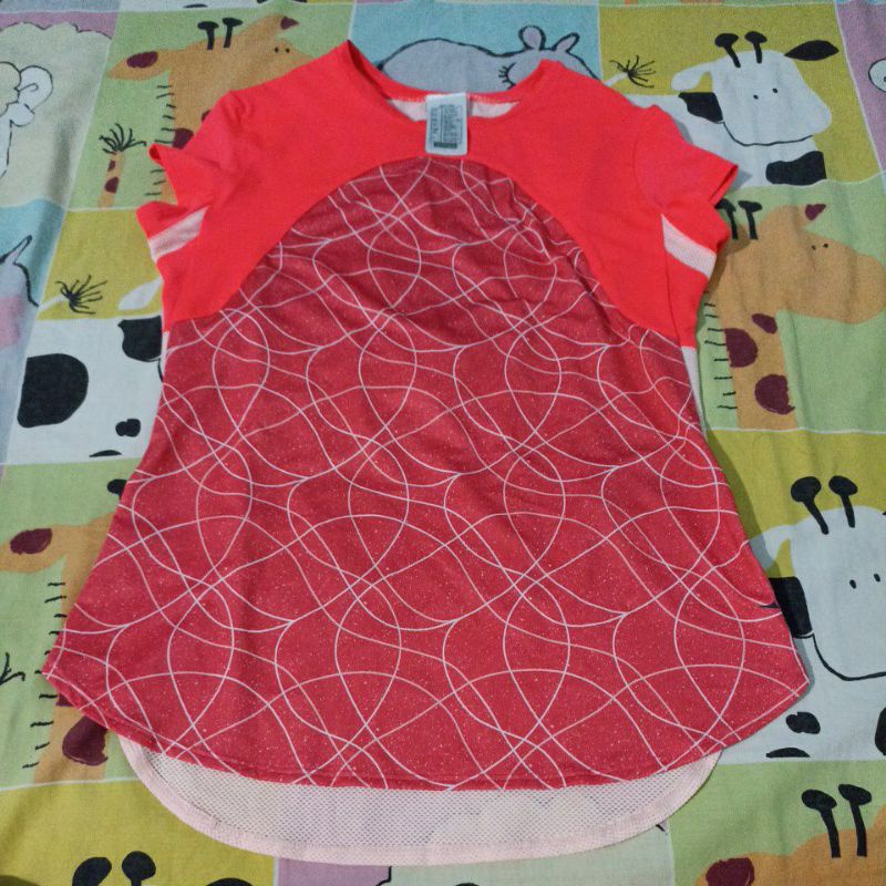 Preloved Kaos Olahraga