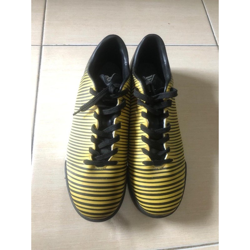 Preloved Sepatu Futsal merk Homyped size 43