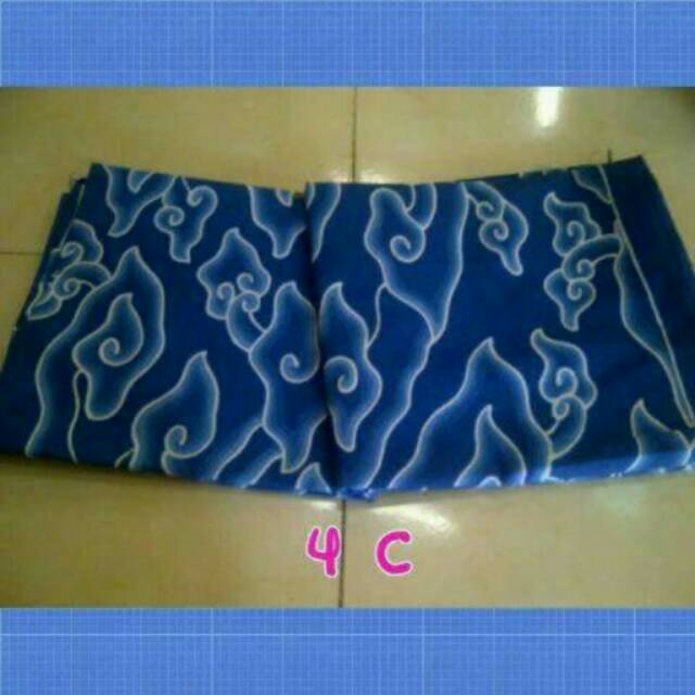 Kain batik katun tulis megamendung full warna biru elektrik