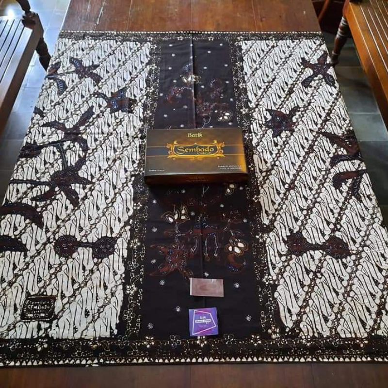 Sarung batik sembodo tulis