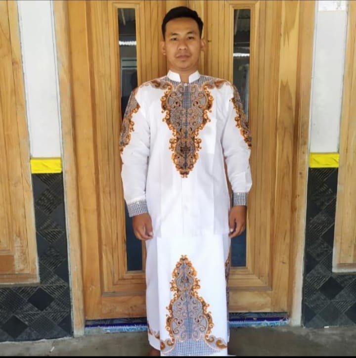 Set Sarung Baju Koko Batik Solo Trendy Tumpal Putih