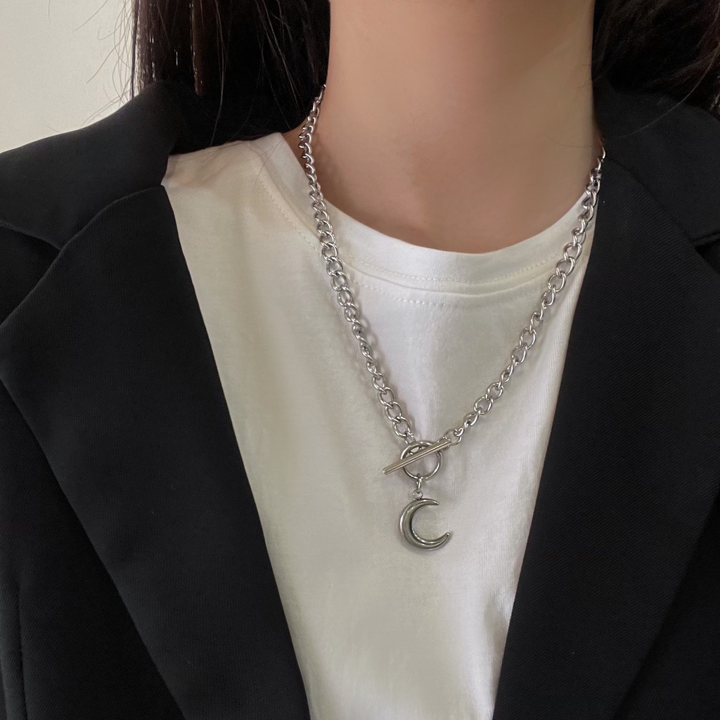 In Harajuku PL gesper moon pendant kalung untuk pria dan wanita gaya yang sama ins retro Gothic rant