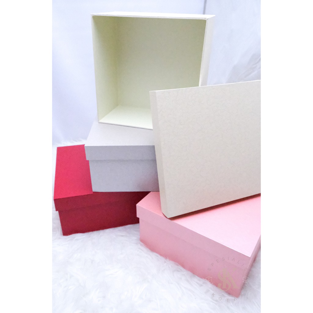 

SURABAYA . Gift Box / Box Hampers / Kotak Kado . HARDBOX 20 20 10(KS)
