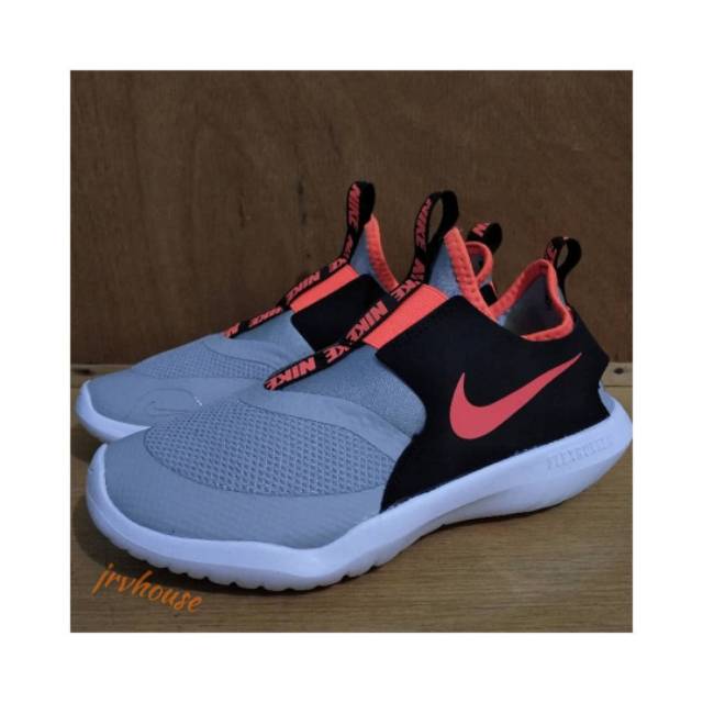 nike flex runner size 1