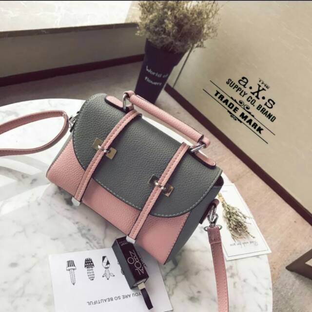 Shoulder bag / tas selempang / handbag / tas wanita