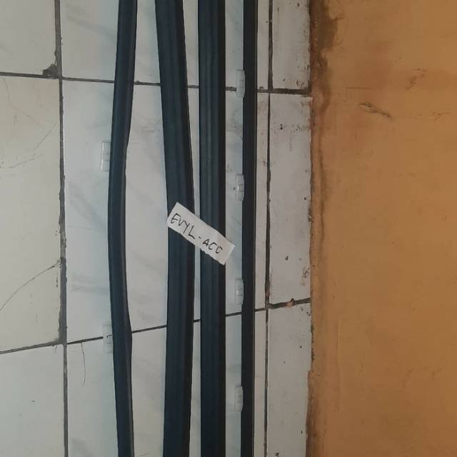 KARET PELIPIT PLIPIT PINTU LUAR MOBILIO DAN BRV